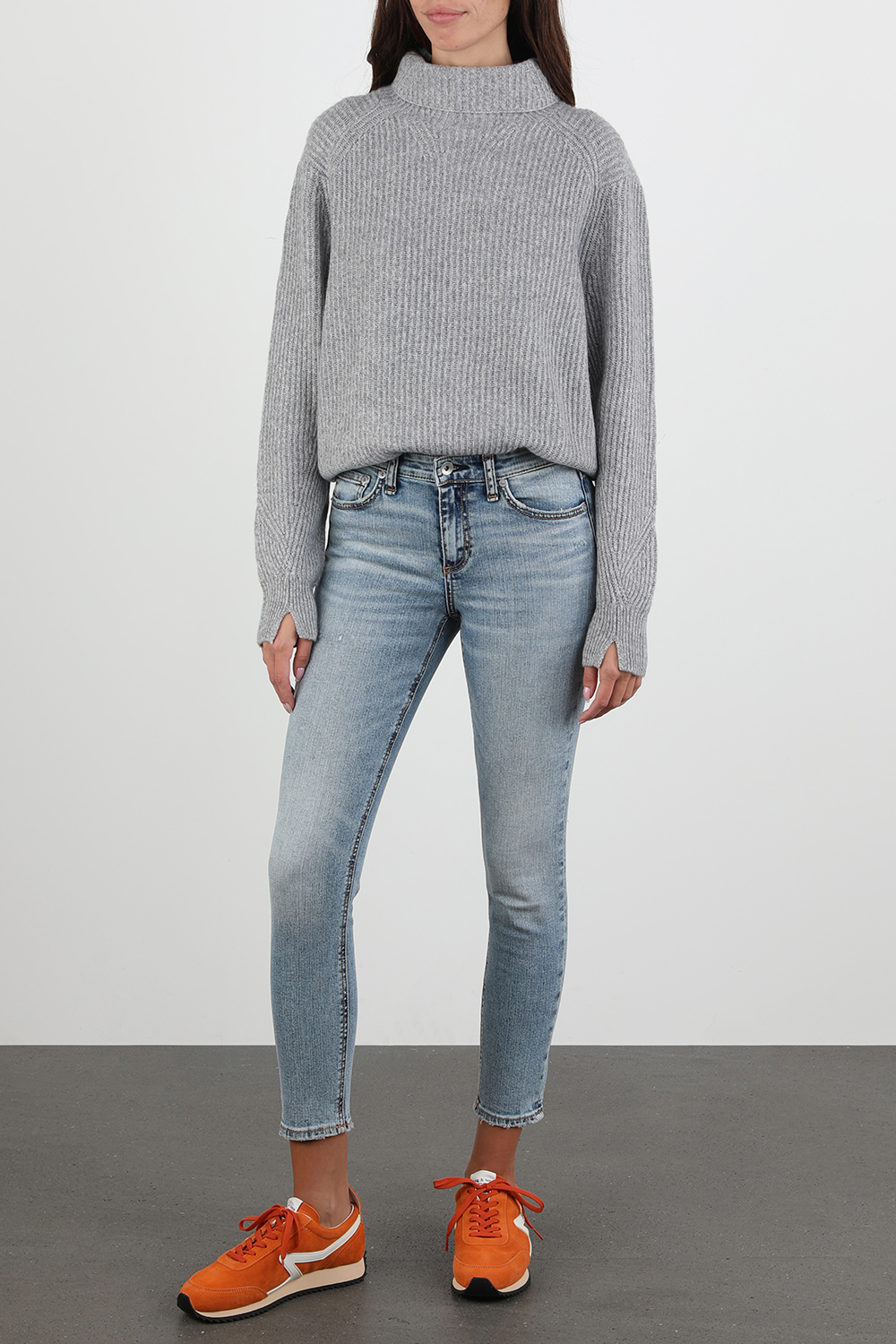 סוודר קשמיר בצבע אפור